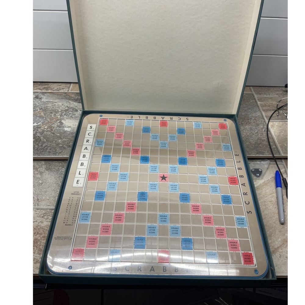 Vintage Scrabble Deluxe Edition Selchow & Righter Rotating Turntable Board Game